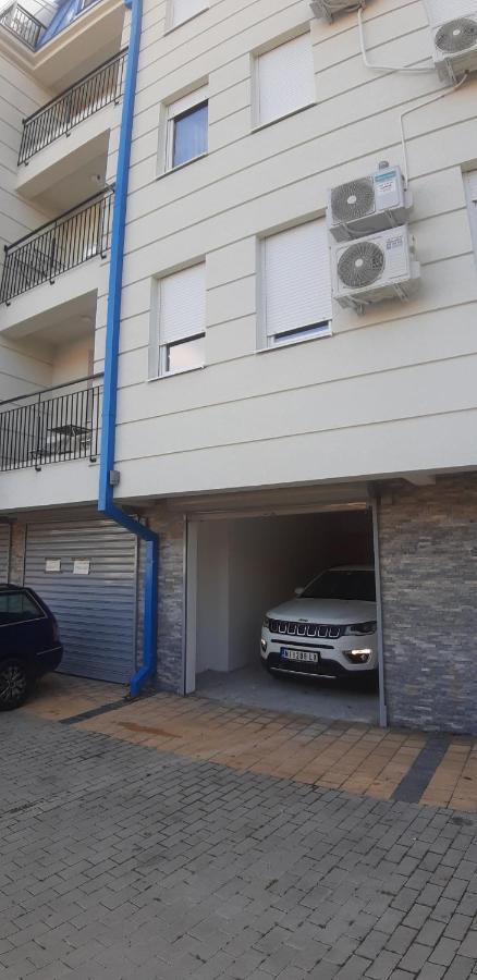 Cvetkovic Lux Аpartmani & Free Garaza Appartement Vrnjačka Banja Buitenkant foto