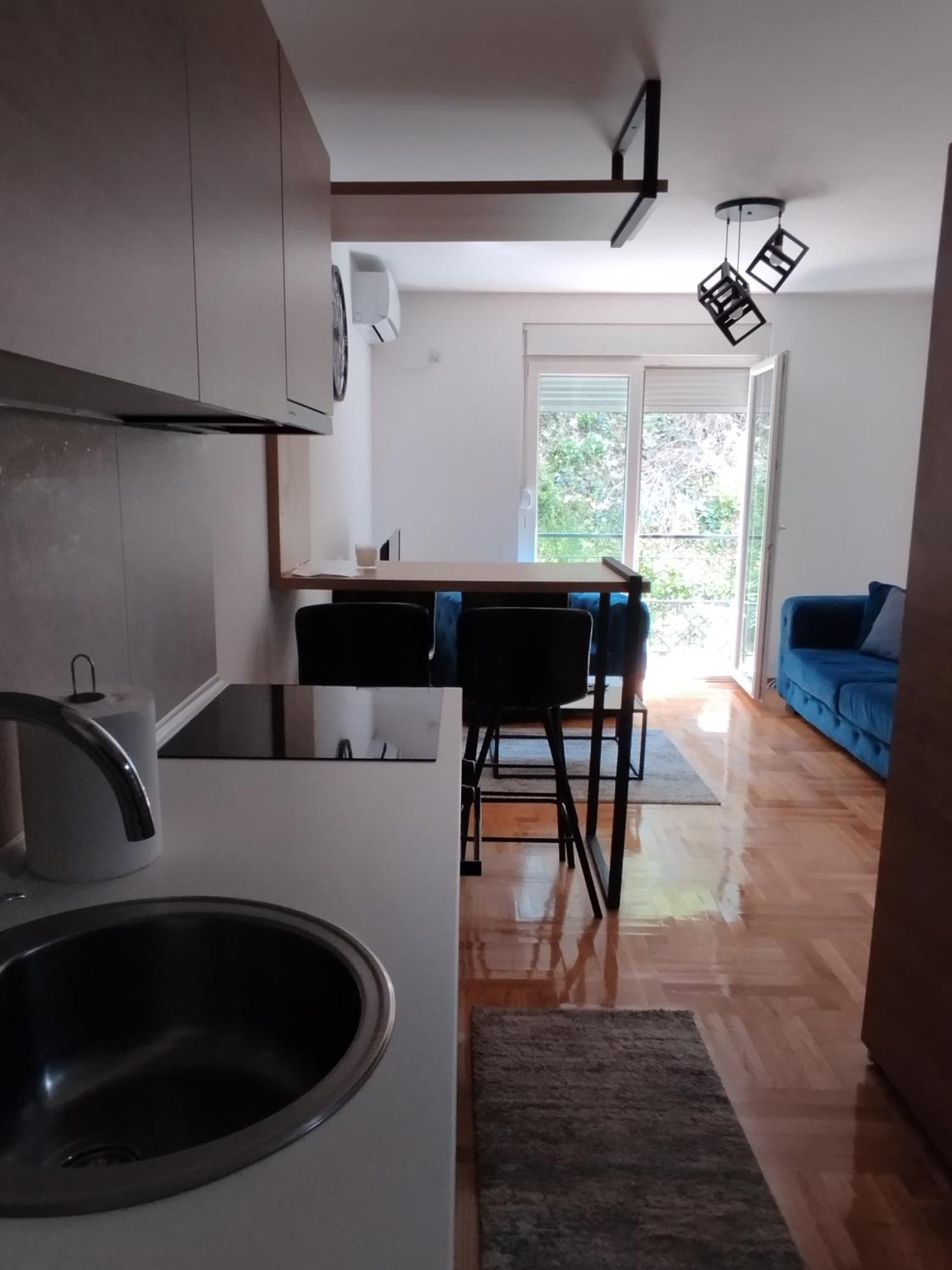 Cvetkovic Lux Аpartmani & Free Garaza Appartement Vrnjačka Banja Buitenkant foto