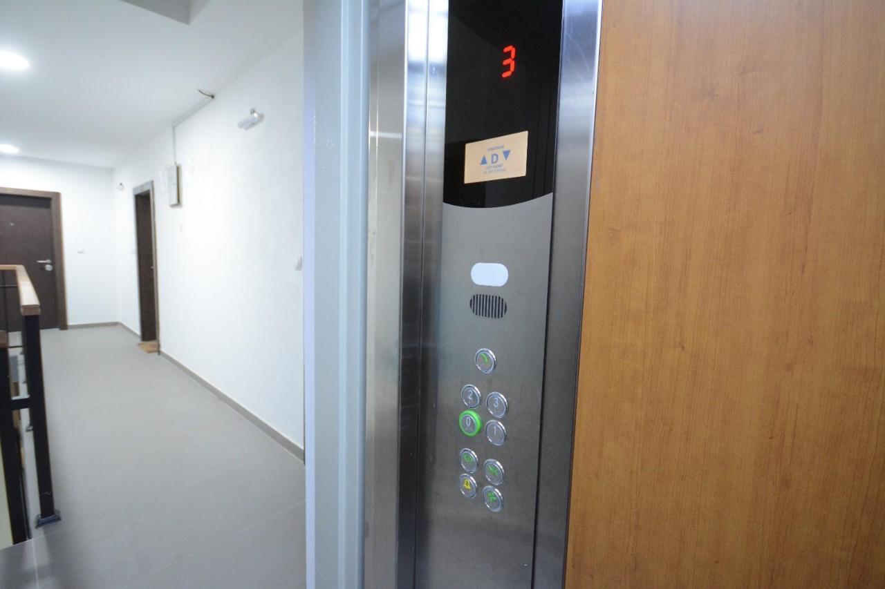 Cvetkovic Lux Аpartmani & Free Garaza Appartement Vrnjačka Banja Buitenkant foto