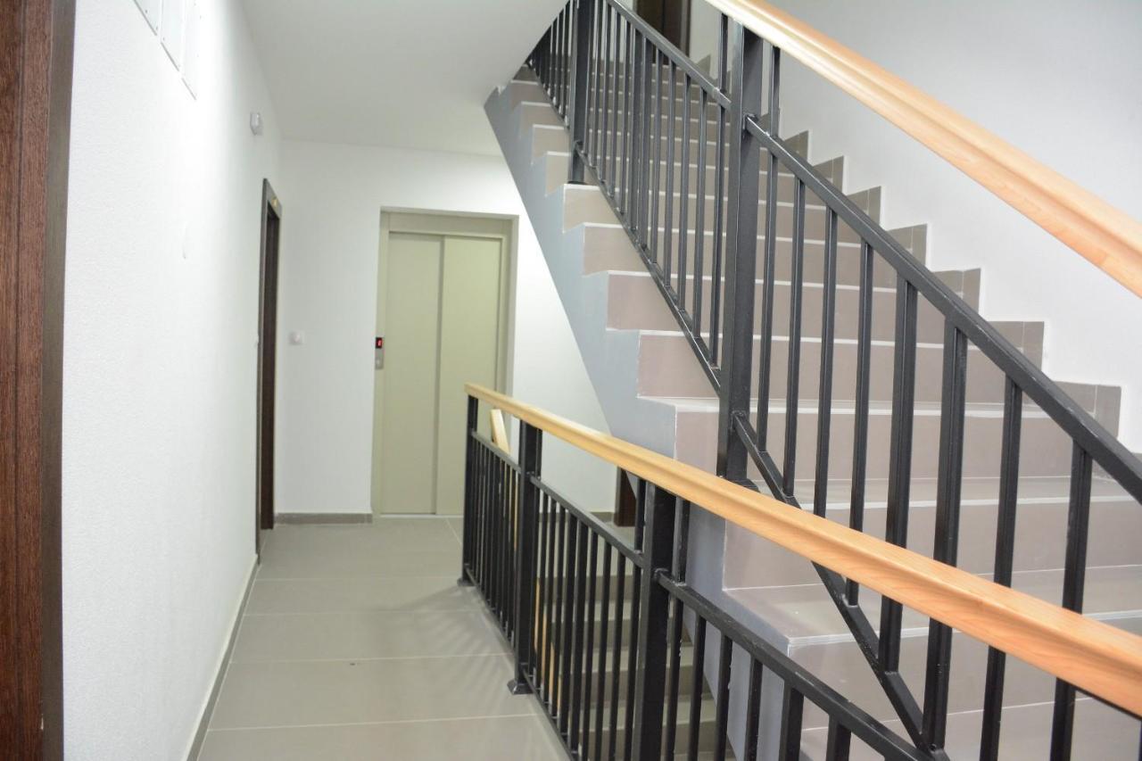 Cvetkovic Lux Аpartmani & Free Garaza Appartement Vrnjačka Banja Buitenkant foto