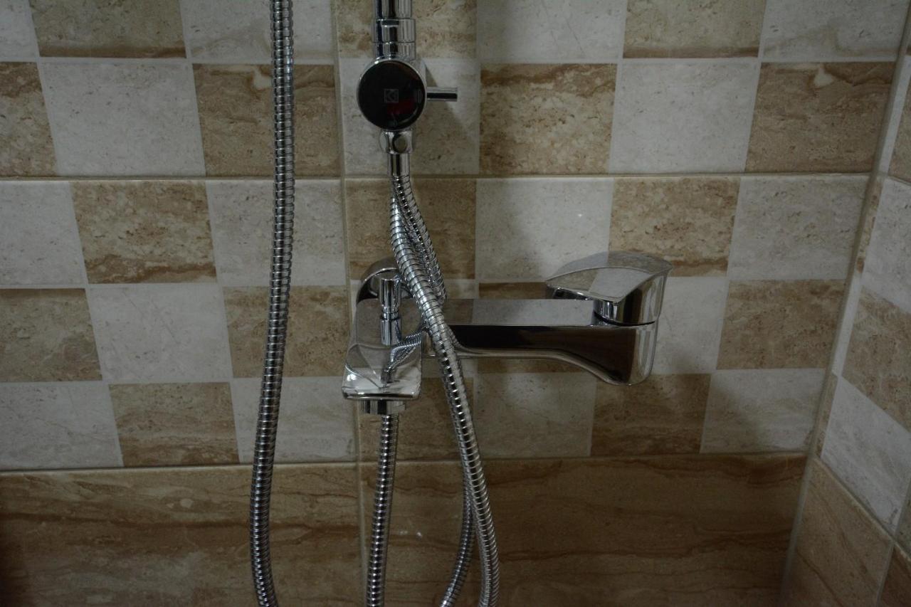 Cvetkovic Lux Аpartmani & Free Garaza Appartement Vrnjačka Banja Buitenkant foto